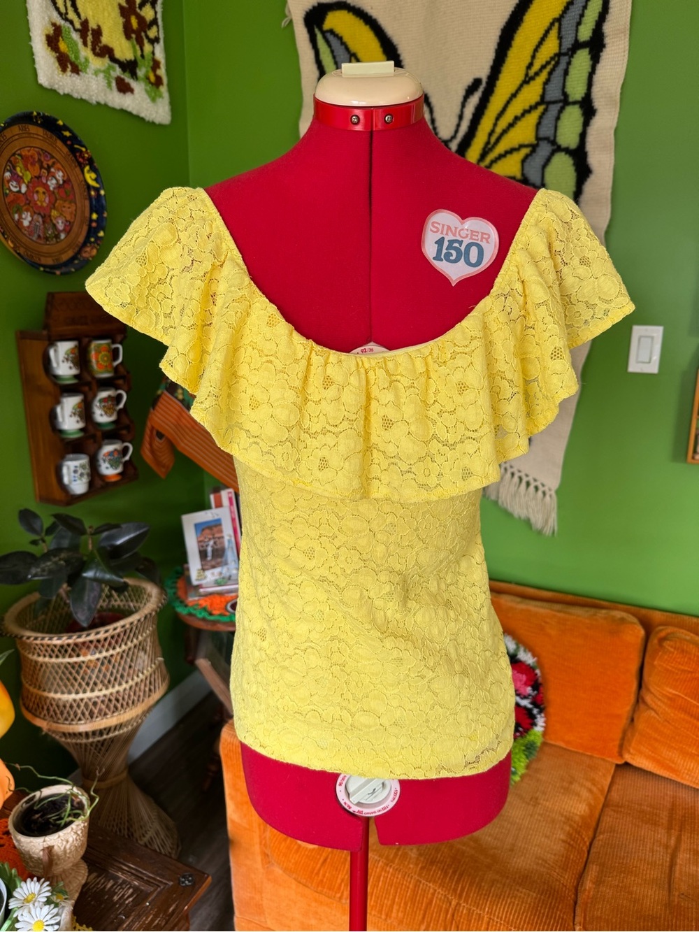 le chateau Yellow Lace Ruffle Off-Shoulder Tank
